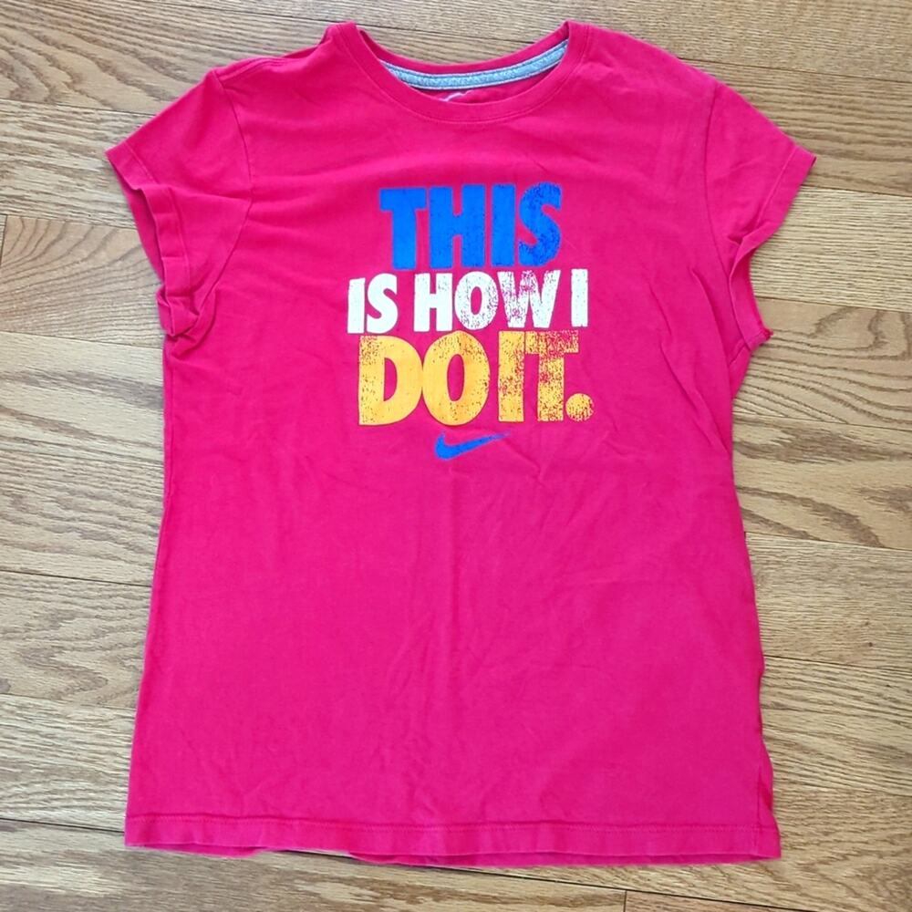 Vintage Nike Youth XL Womens XS Hot Pink Graphic Logo Gym Tee Shirt